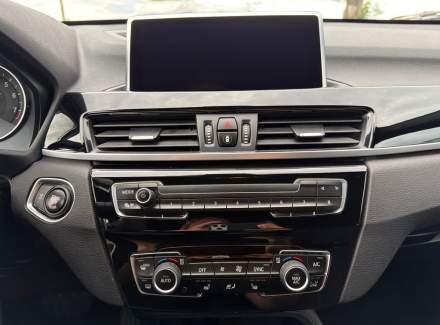BMW - X1