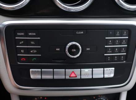 Mercedes-Benz - CLA