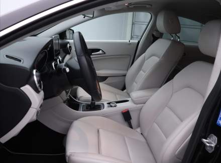 Mercedes-Benz - CLA