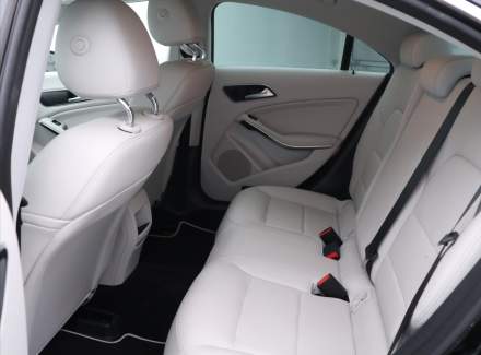 Mercedes-Benz - CLA