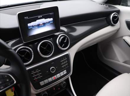 Mercedes-Benz - CLA