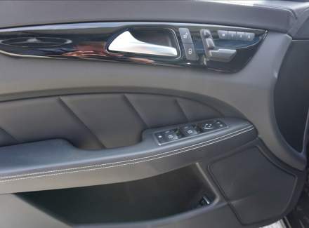 Mercedes-Benz - CLS