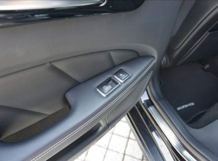 Mercedes-Benz - CLS