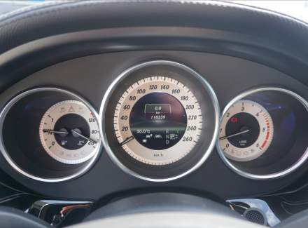 Mercedes-Benz - CLS