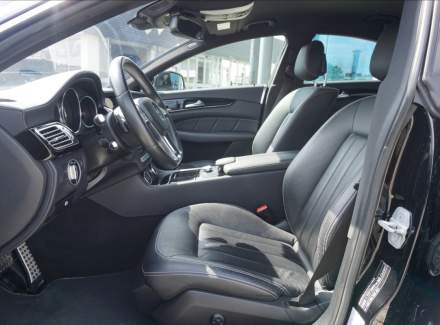 Mercedes-Benz - CLS