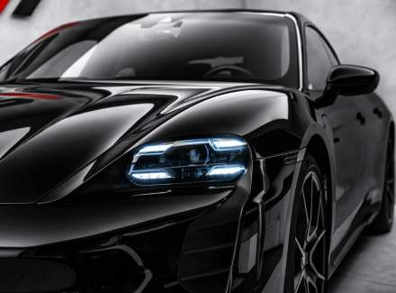 Porsche - Taycan
