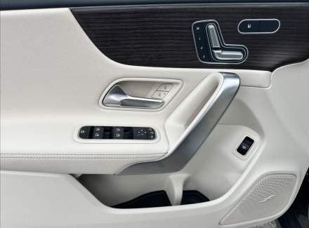 Mercedes-Benz - CLA