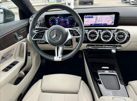 Mercedes-Benz - CLA
