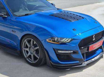 Ford - Mustang