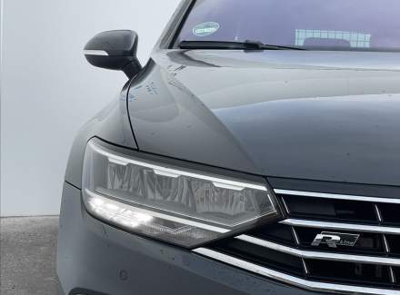 Volkswagen - Passat