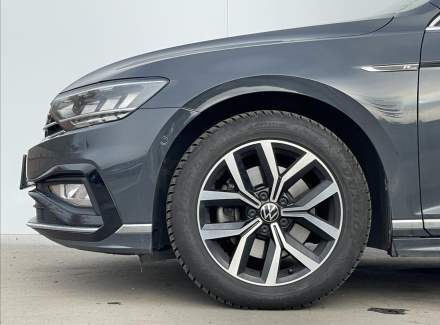 Volkswagen - Passat