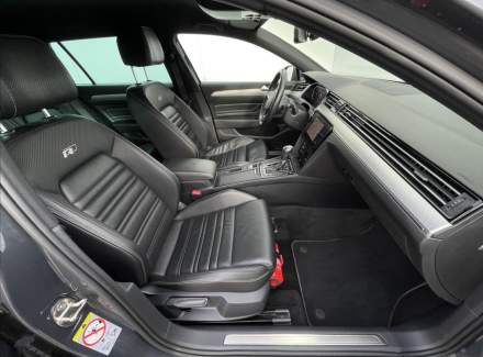 Volkswagen - Passat