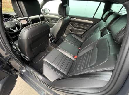 Volkswagen - Passat