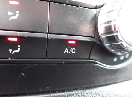 Mercedes-Benz - Vito