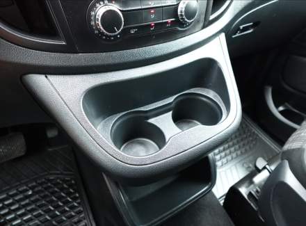 Mercedes-Benz - Vito