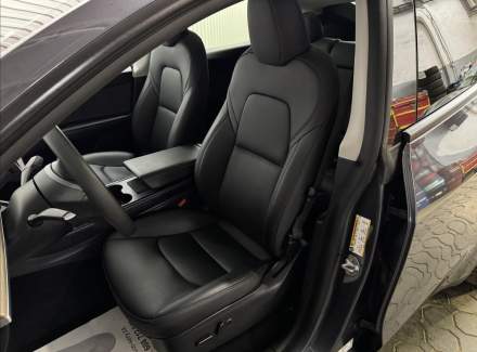 Tesla - Model Y