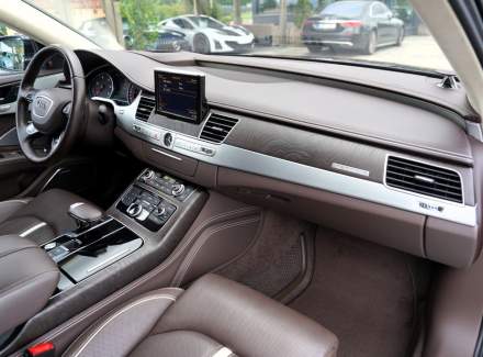 Audi - A8