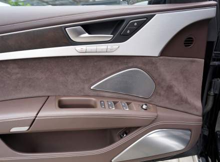 Audi - A8