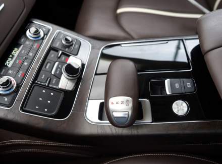 Audi - A8