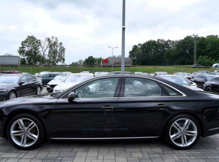 Audi - A8