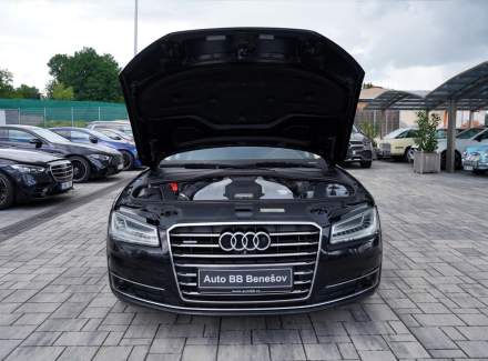 Audi - A8