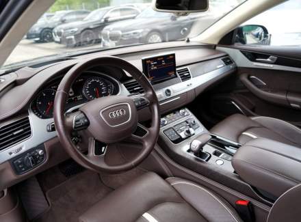 Audi - A8