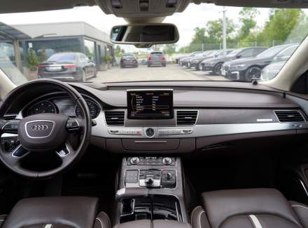 Audi - A8