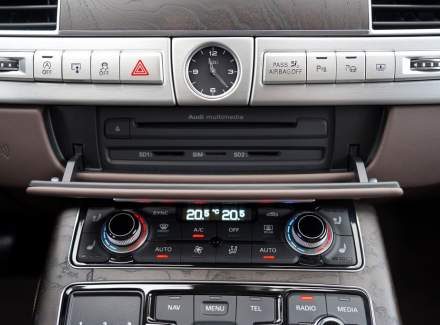 Audi - A8