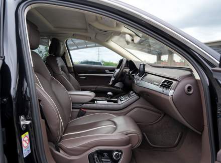 Audi - A8
