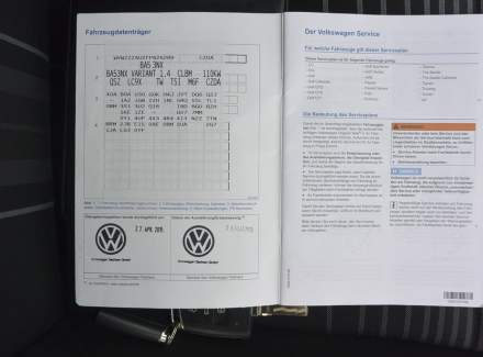 Volkswagen - Golf