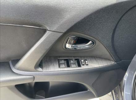 Toyota - Avensis