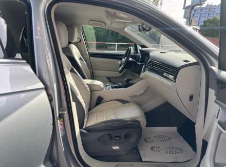 Volkswagen - Touareg