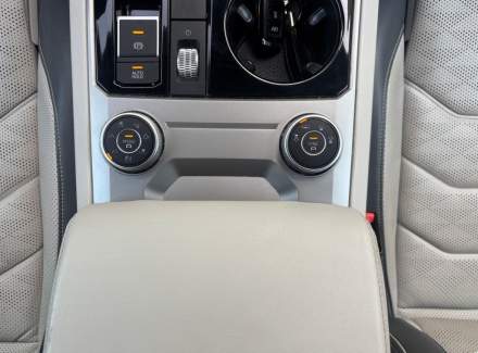 Volkswagen - Touareg