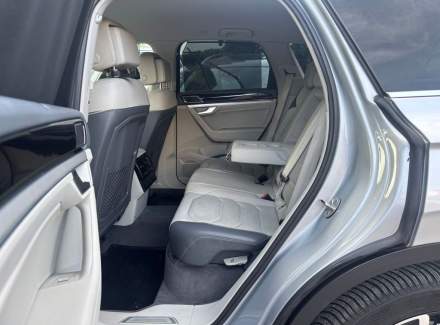 Volkswagen - Touareg