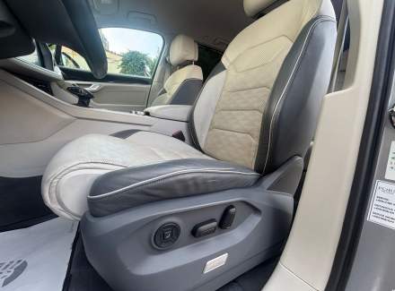 Volkswagen - Touareg