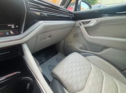 Volkswagen - Touareg
