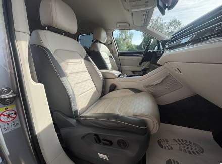 Volkswagen - Touareg