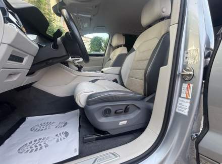 Volkswagen - Touareg