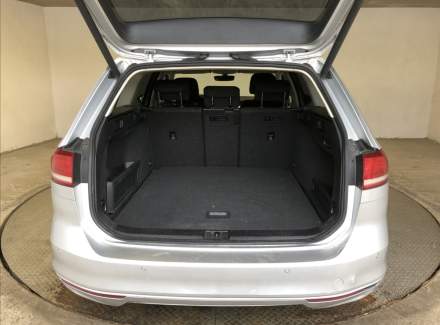 Volkswagen - Passat