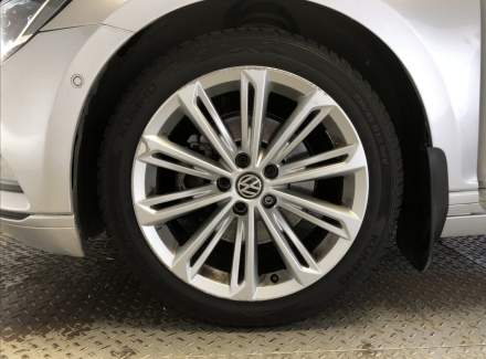 Volkswagen - Passat