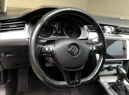 Volkswagen - Passat