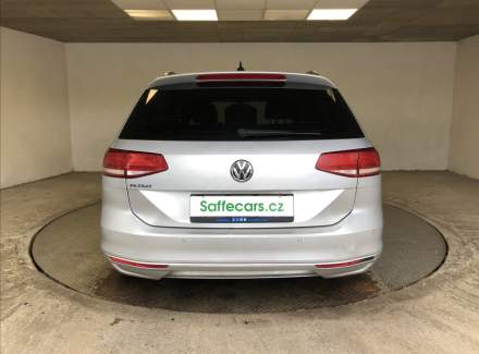 Volkswagen - Passat