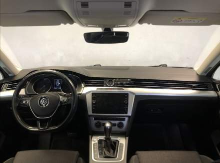 Volkswagen - Passat