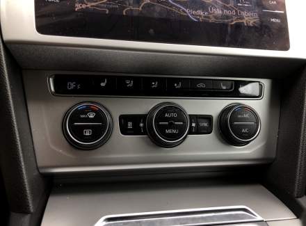 Volkswagen - Passat