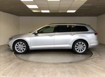 Volkswagen - Passat