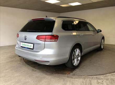 Volkswagen - Passat