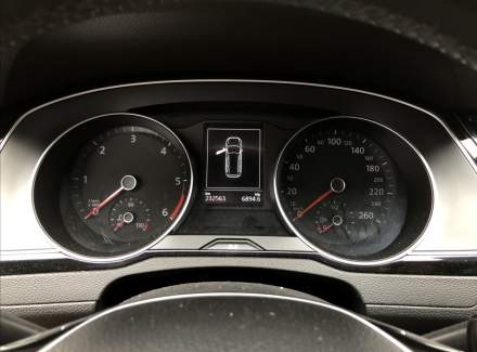 Volkswagen - Passat