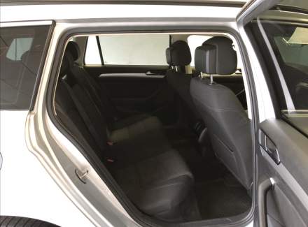 Volkswagen - Passat
