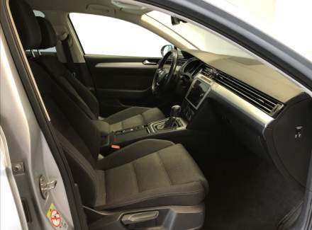 Volkswagen - Passat