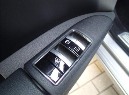 Mercedes-Benz - S-class